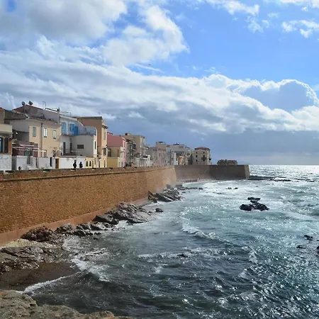 Comfortable Flat Near Apartamento Alghero